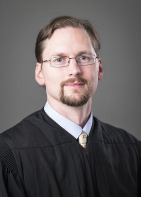 judgeThomasHoxie